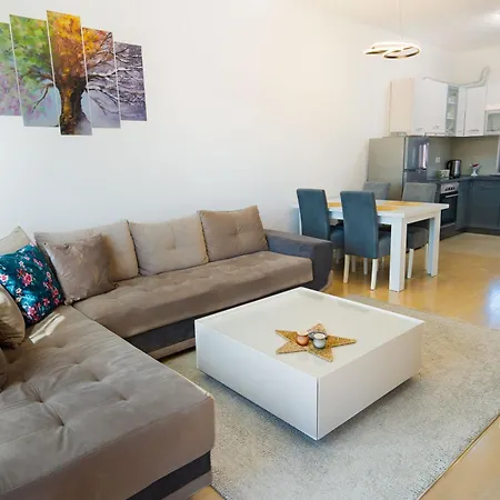 Harizma - Maja Apartamento Kragujevac